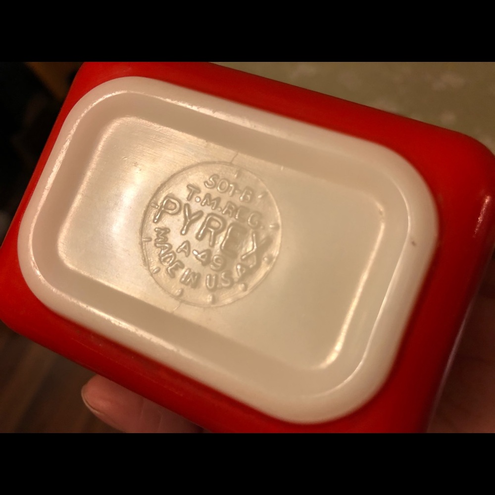 Pyrex 501-B Red - Picture 3 of 3